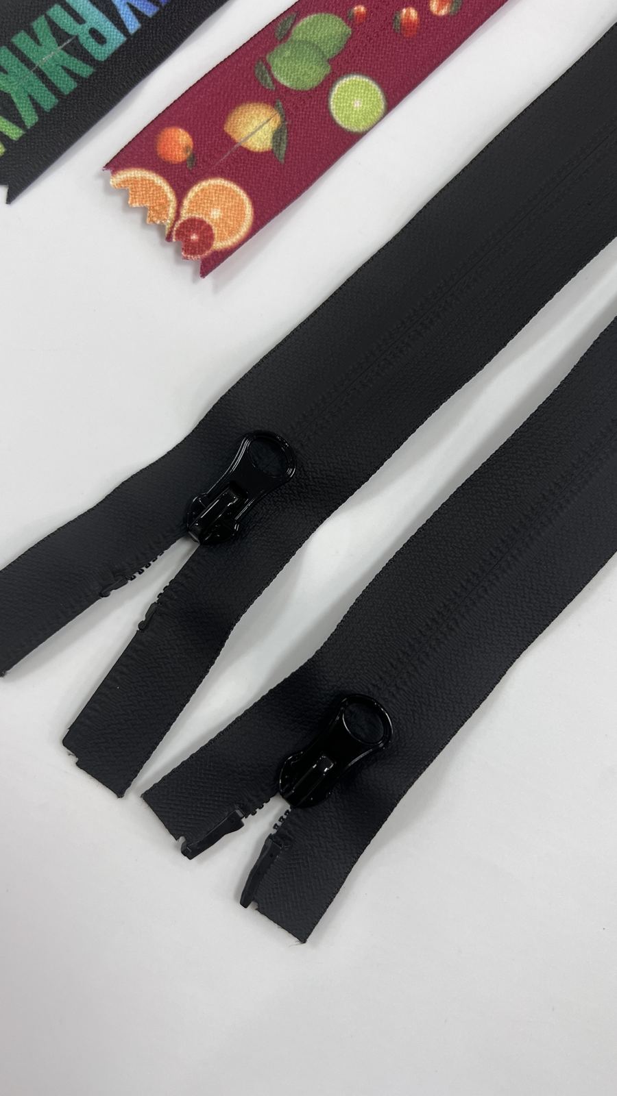 Nylon zipper